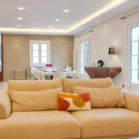 펜션 Luxueuse Avec Piscine *